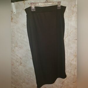 Sophisticated Black Midi Skirt